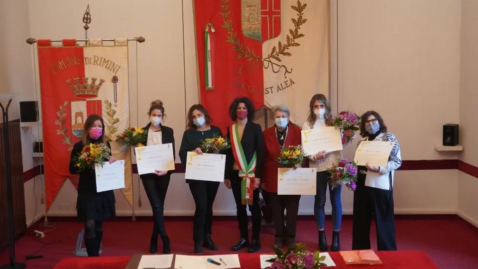 foto di gruppo per le imprenditrici premiate