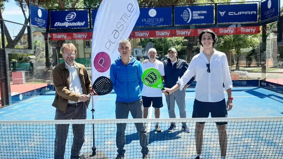 Michele Cotelli, Moreno Pecci ed Edoardo Berardi, dietro il maestro Antonio Mami e Luigi Capodagli

