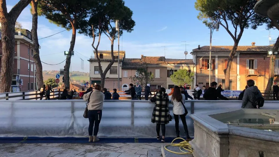 la pista sul ghiaccio di Morciano