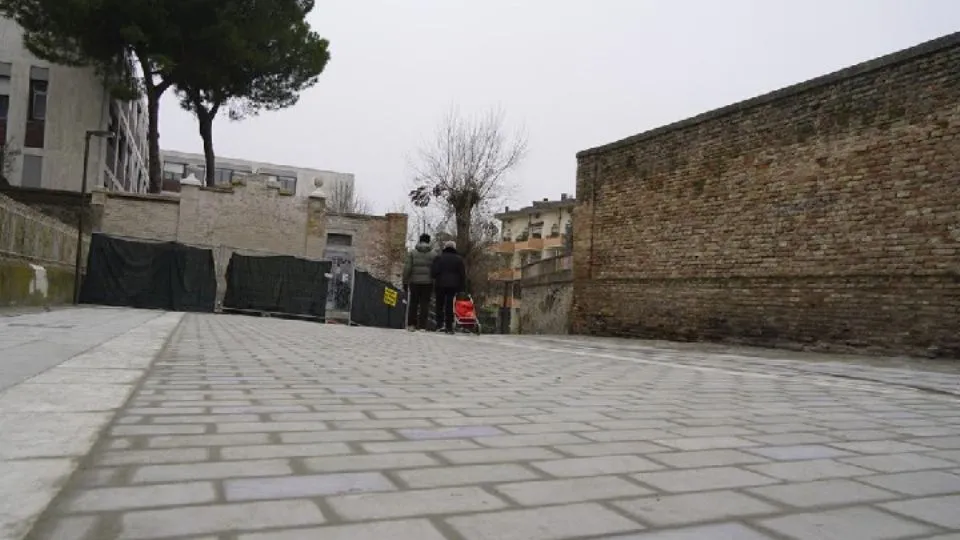 la piazzetta rinnovata