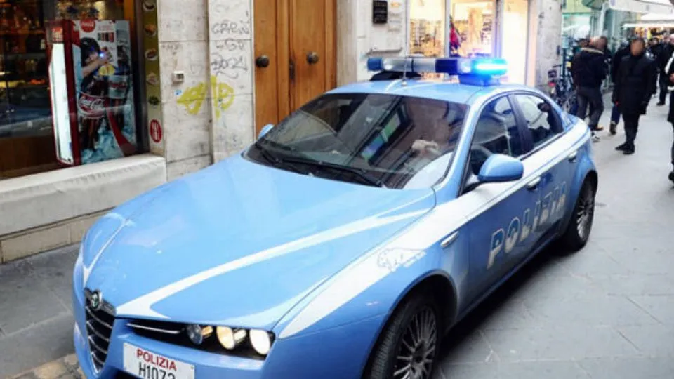 una Volante in centro storico