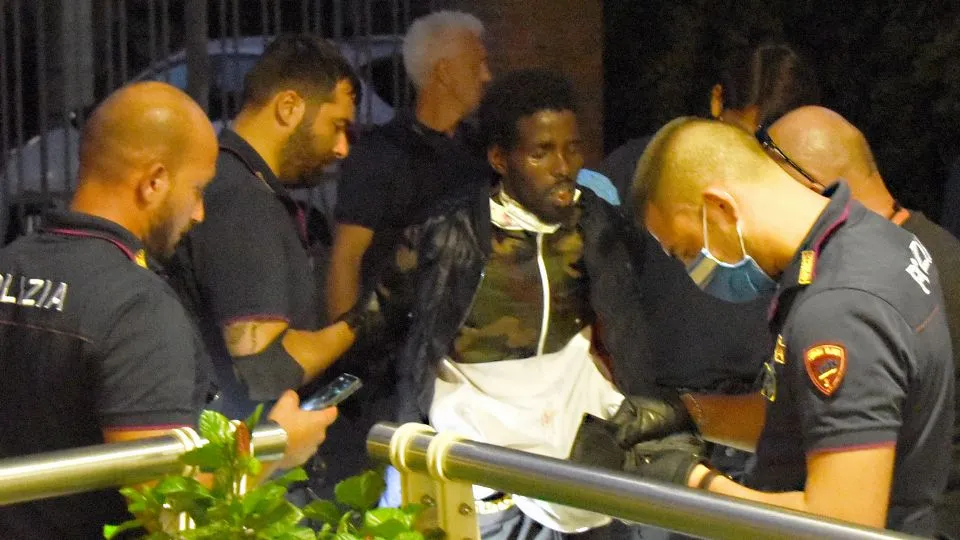 l’arresto di Somane Duula, 26enne somalo (foto Migliorini)