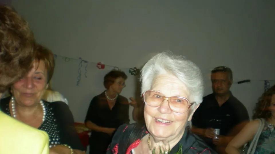 Yvonne Valpondi