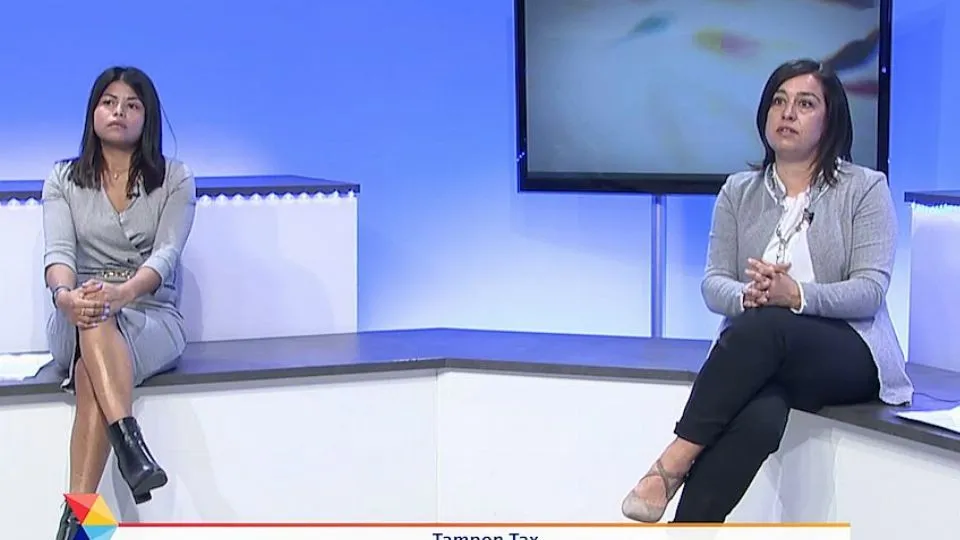 Yuliana Trengia e Enrica Tosi negli studi di Icaro TV
