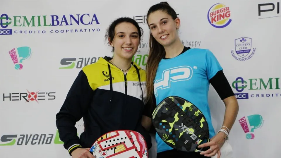 Alice e Ilaria Grandi alla premiazione a Bologna
