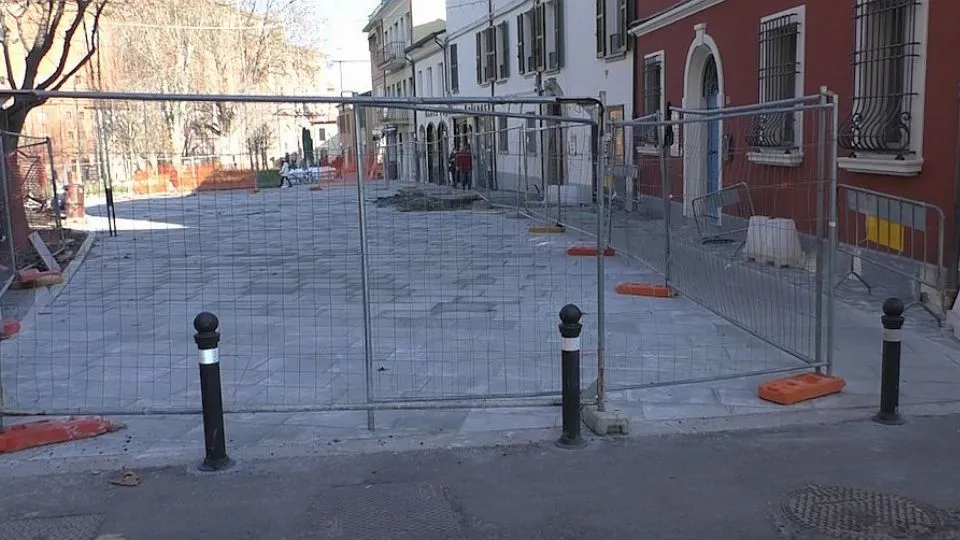 i fittoni all’altezza di via Bonsi

