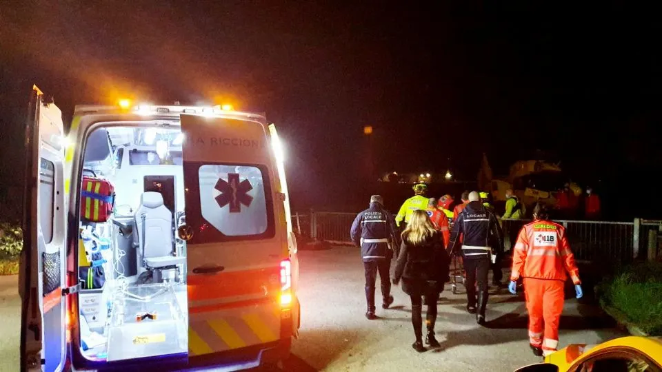 I soccorsi in via Verenin (foto Migliorini)