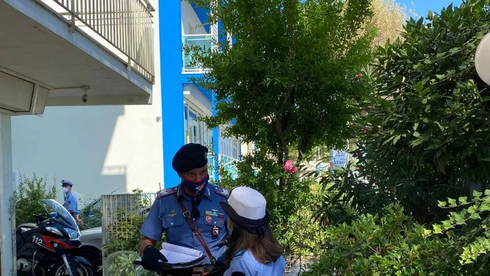 i carabinieri all’hotel Nizza