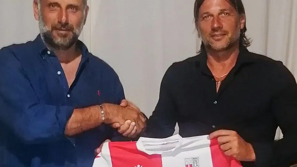 La stretta di mano tra Gaburro e il DS Maniero
