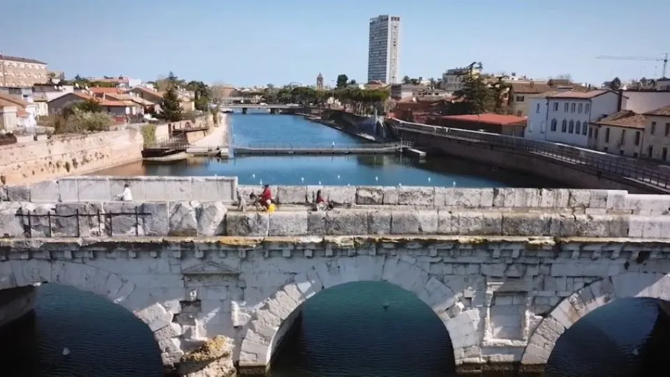 un frame del video