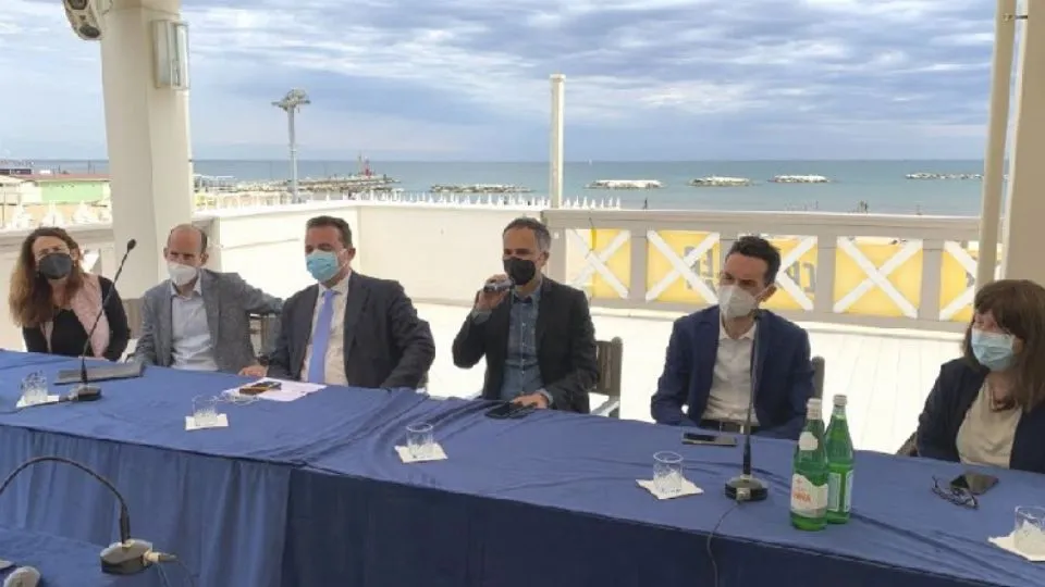 la conferenza stampa a Cesenatico