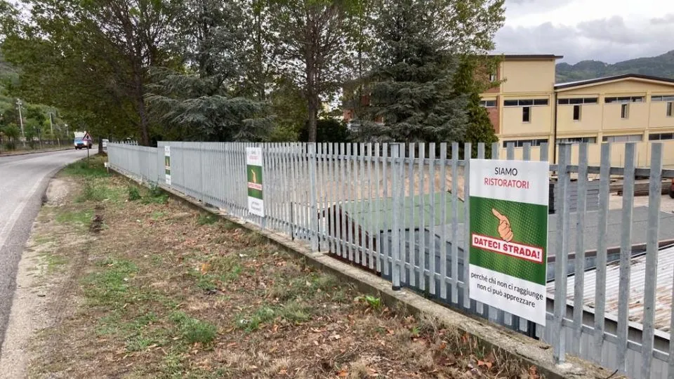 alcuni dei cartelli rimossi