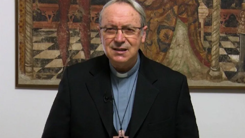 il vescovo Lambiasi