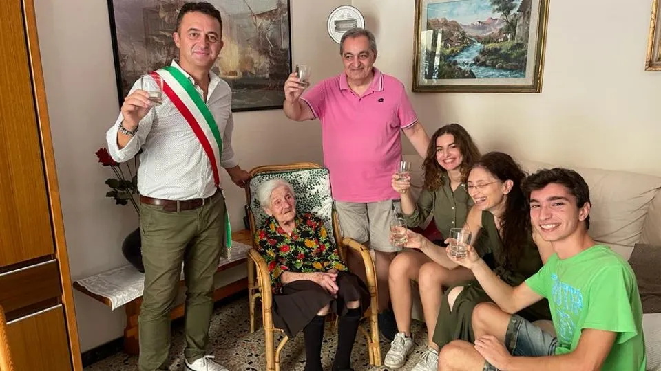 Leda Rambaldi con famiglia e sindaco Piccioni