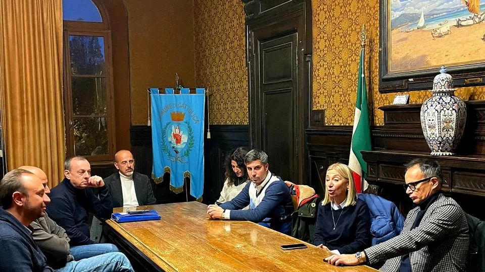 l’incontro in comune
