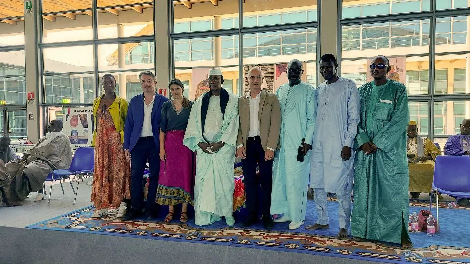 foto di gruppo con gli ospiti