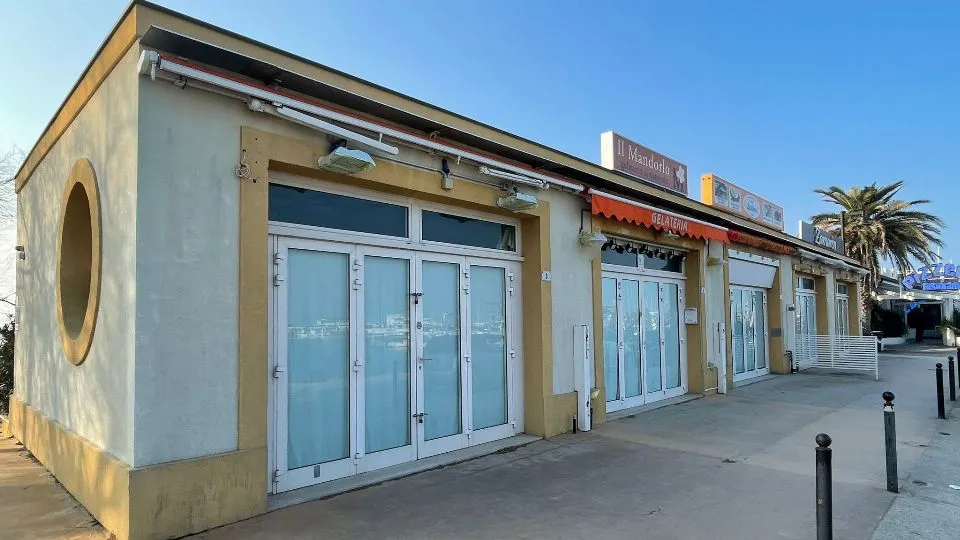 gli immobili dei chioschi al porto di Cattolica
