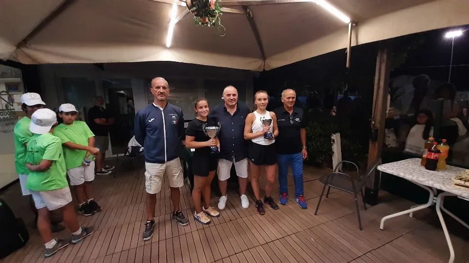 La premiazione con i giudici Ubalducci e Giorgetti