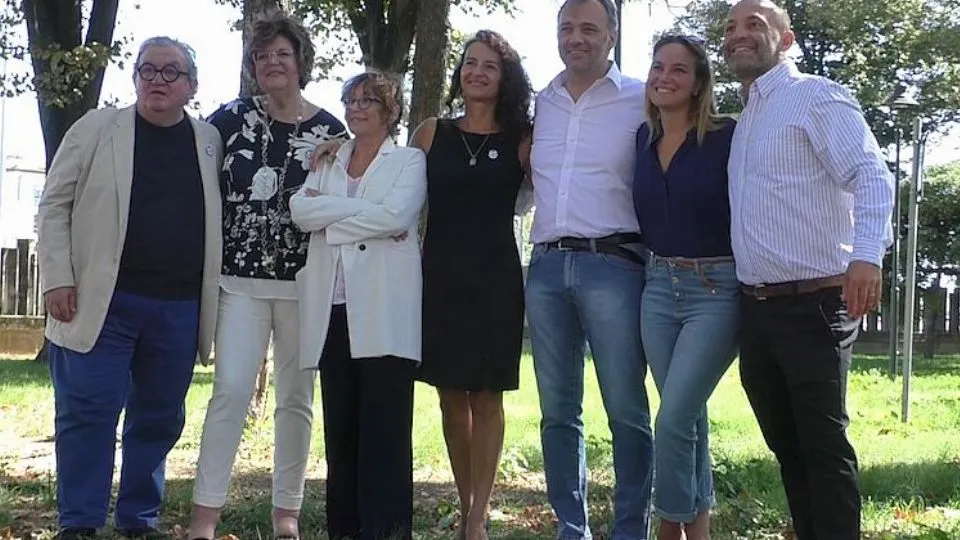 foto di gruppo per candidati ed esponenti locali del Terzo Polo
