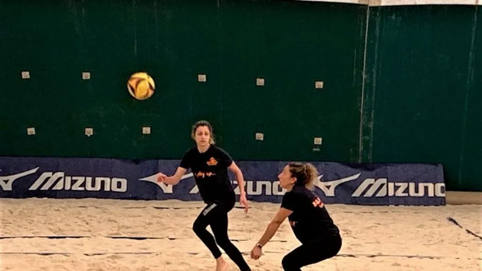 Catia Piccioni in ricezione e Claudia Campo
