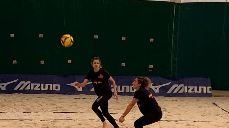 Catia Piccioni (in ricezione) e Claudia Campo