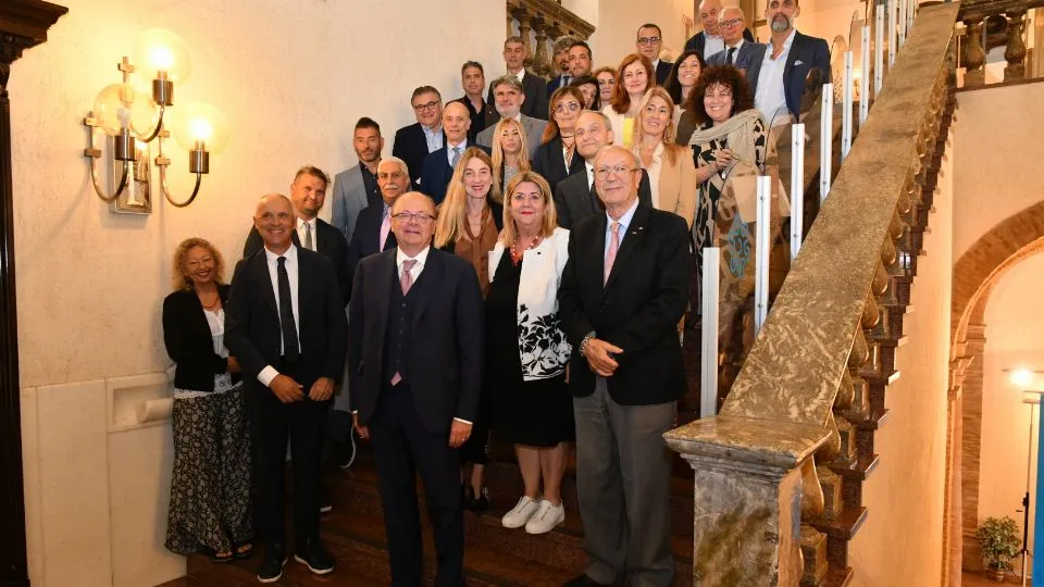 foto di gruppo per il nuovo consiglio