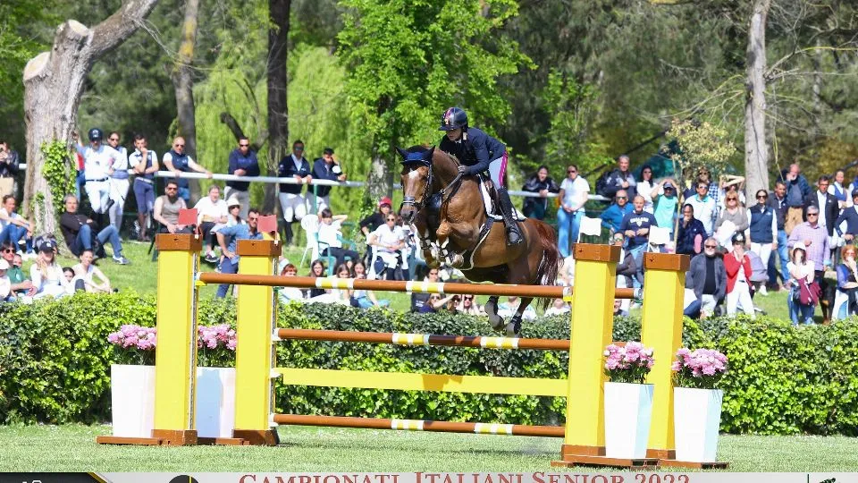 L’agente Francesca Ciriesi in azione su Cape Coral, vincitrici del Campionato Italiano Assoluto Seniores 2022 (Fotoshopeventi di Mario Canteri)