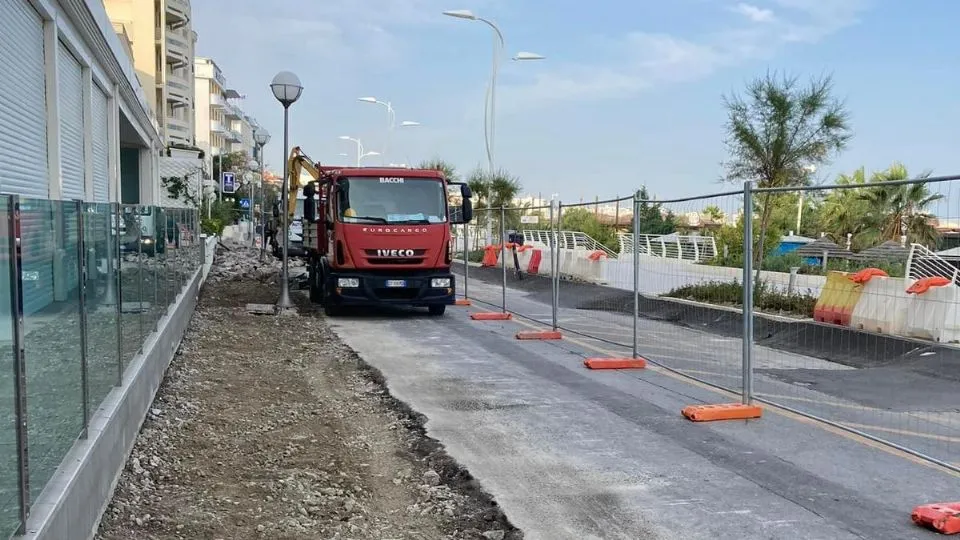 il cantiere sul lungomare di Cattolica
