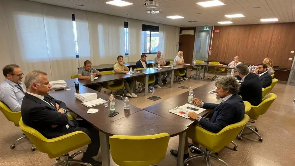 l’incontro in aeroporto a Rimini

