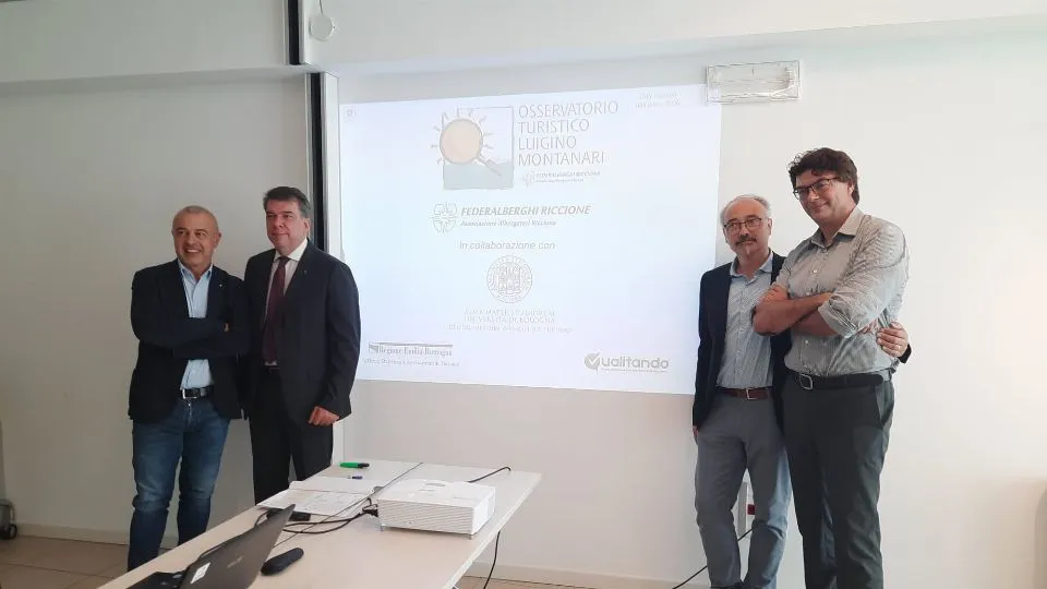 la presentazione alla stampa