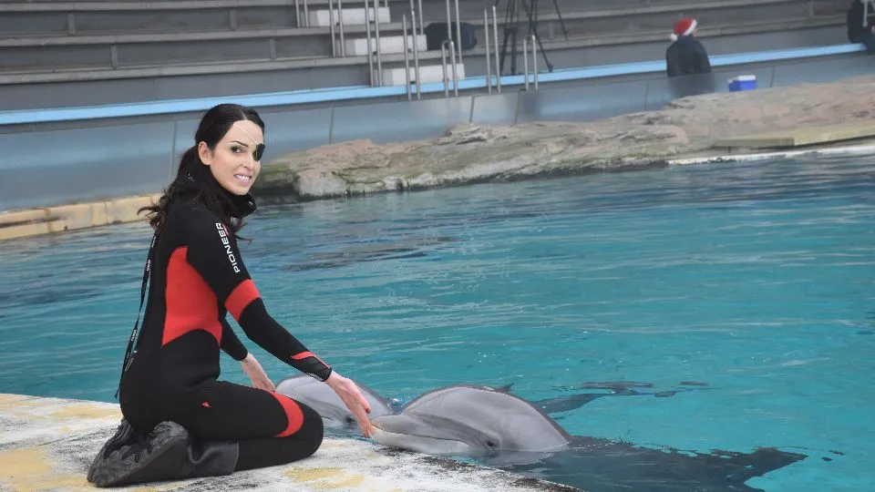 Gessica con i delfini
