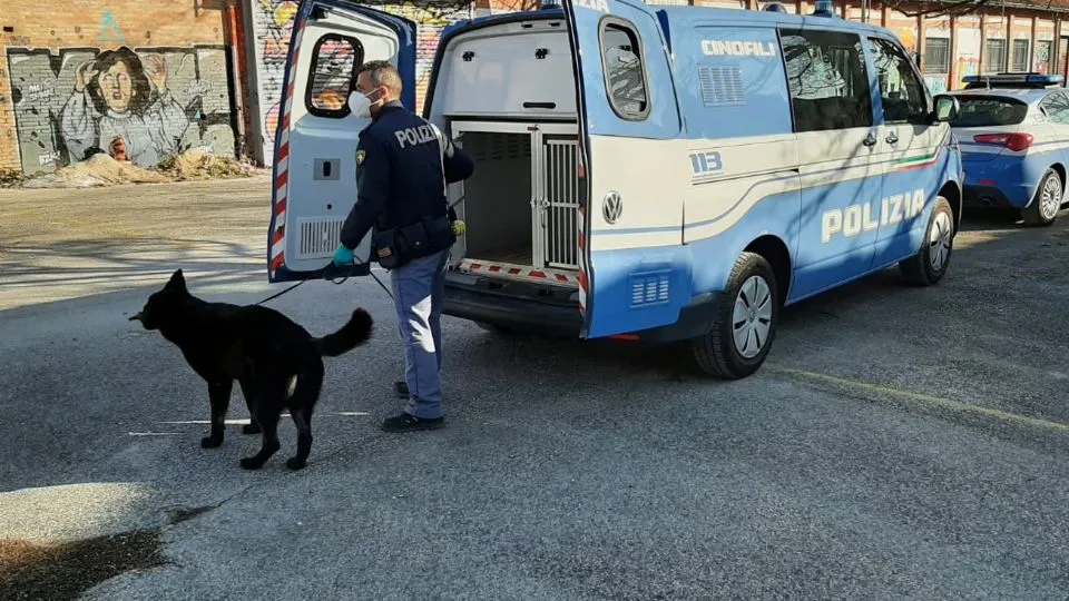 i controlli dell’Unità cinofila della polizia