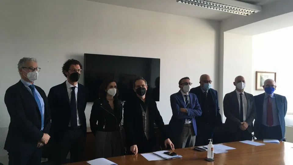 la presentazione alla stampa