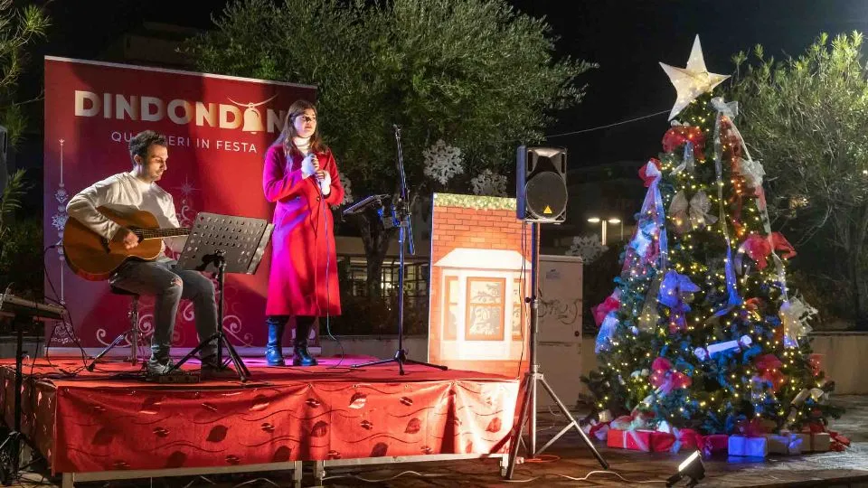 Din don dan quartieri in festa