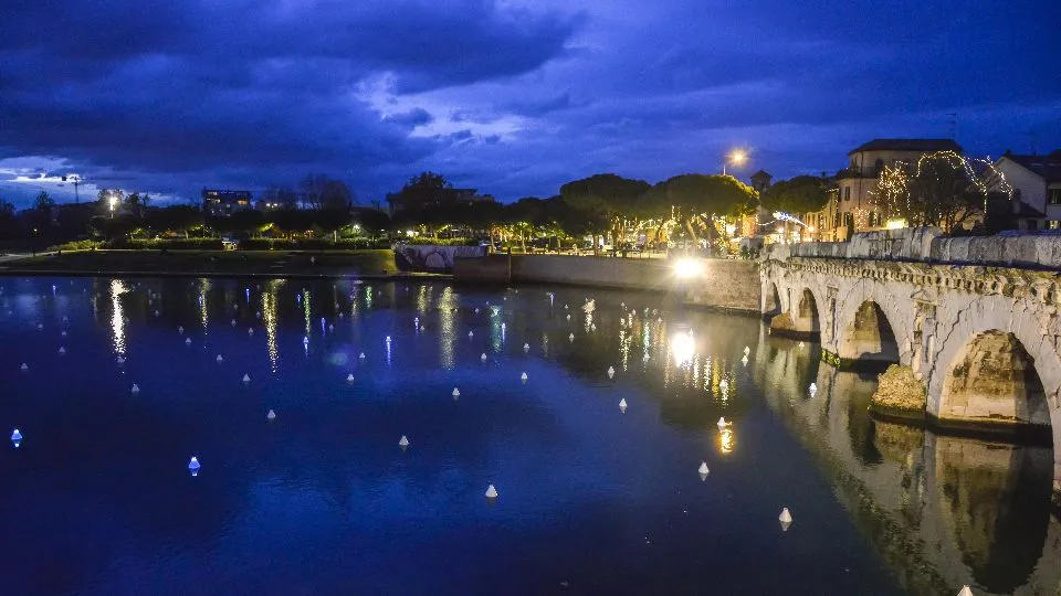 l’installazione al Ponte di Tiberio
©Riccardo Gallini /GRPhoto