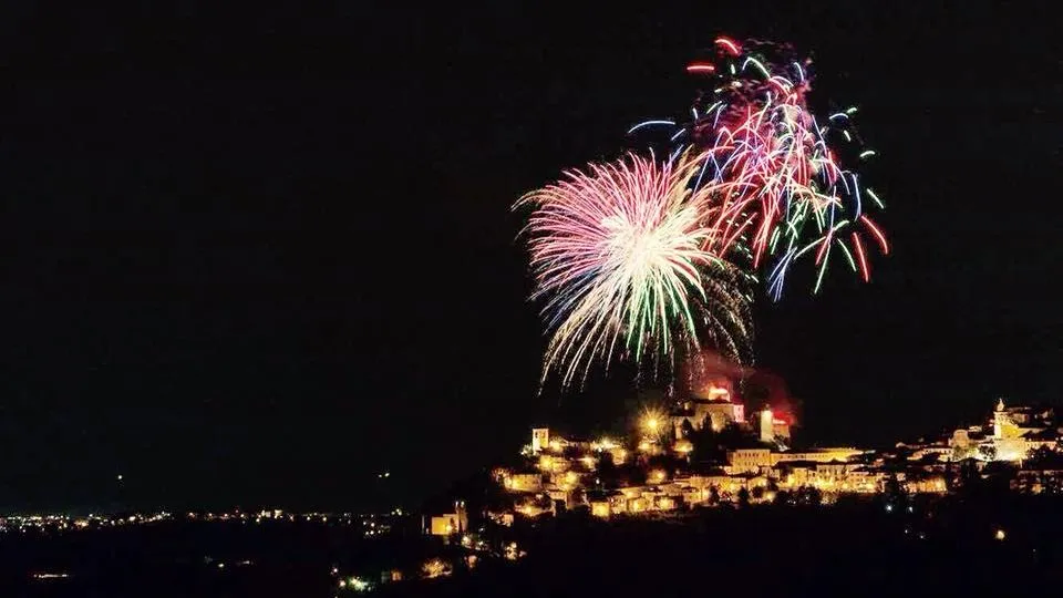 fuochi sulla rocca di Verucchio