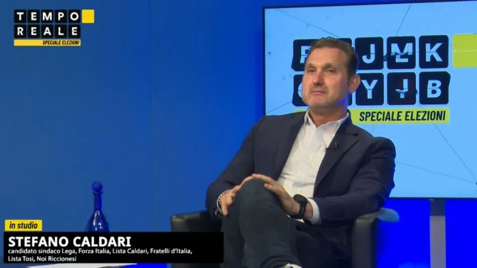 Stefano Caldari negli studi di Icaro TV

