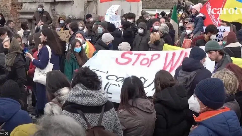 manifestazione a Rimini per la pace
