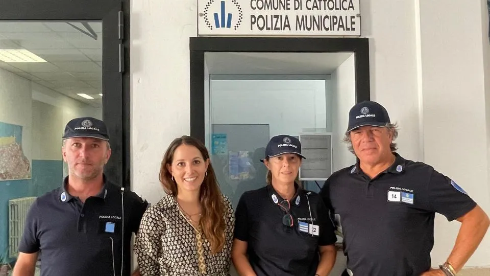 l’assessore Gabellini e agenti di Polizia Locale
