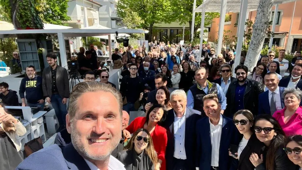 il selfie di avvio campagna elettorale