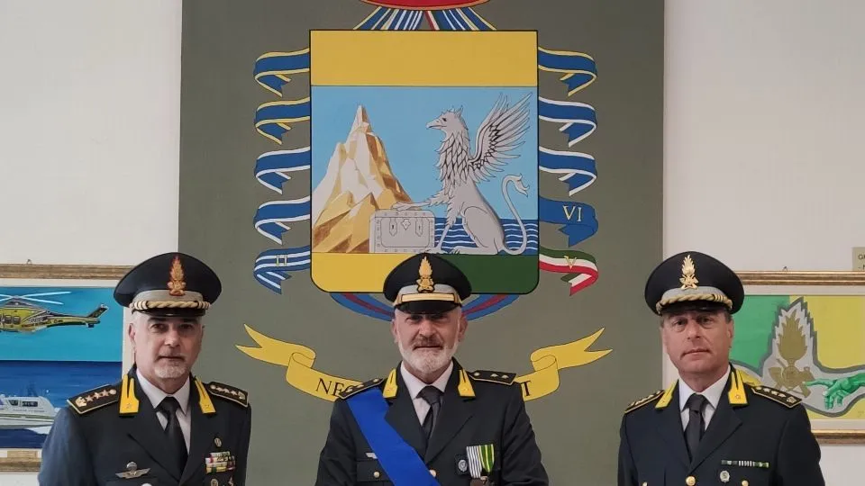 gli ufficiali