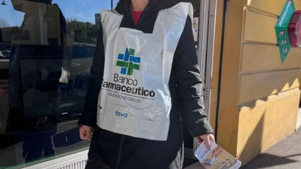 volontaria della giornata del farmaco

