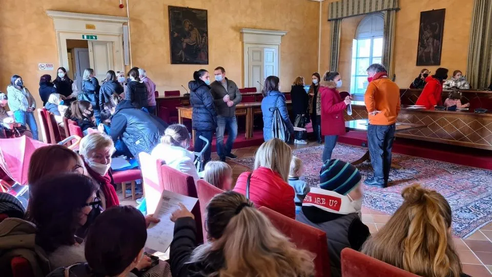 alcuni dei profughi ucraini in municipio