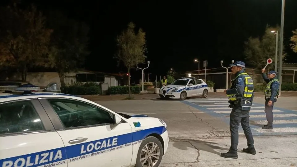 un posto di blocco della polizia Locale di Riccione