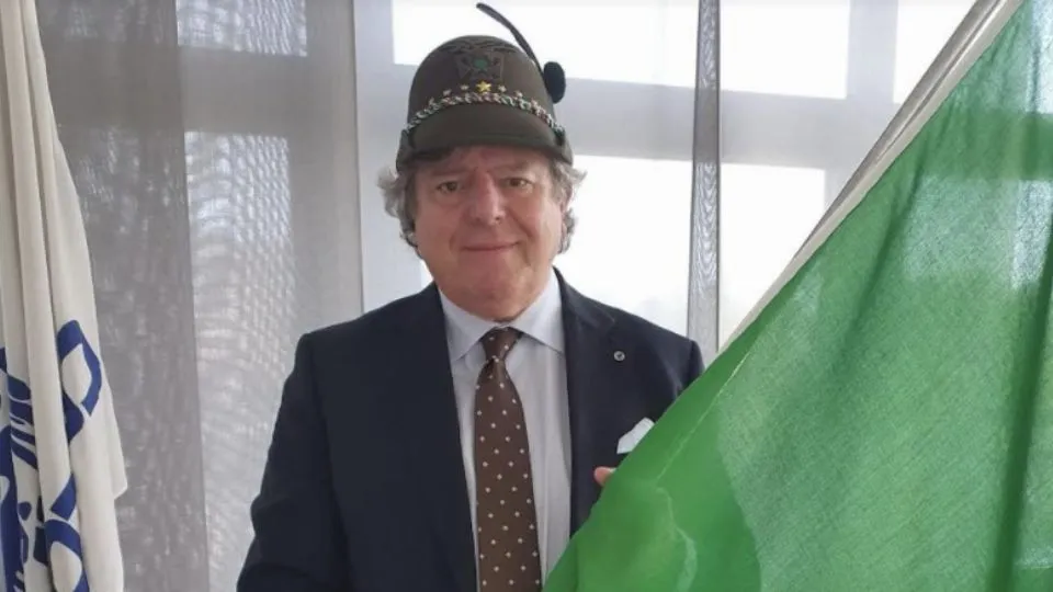 Indino in versione alpino
