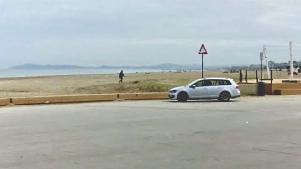 la spiaggia del porto
