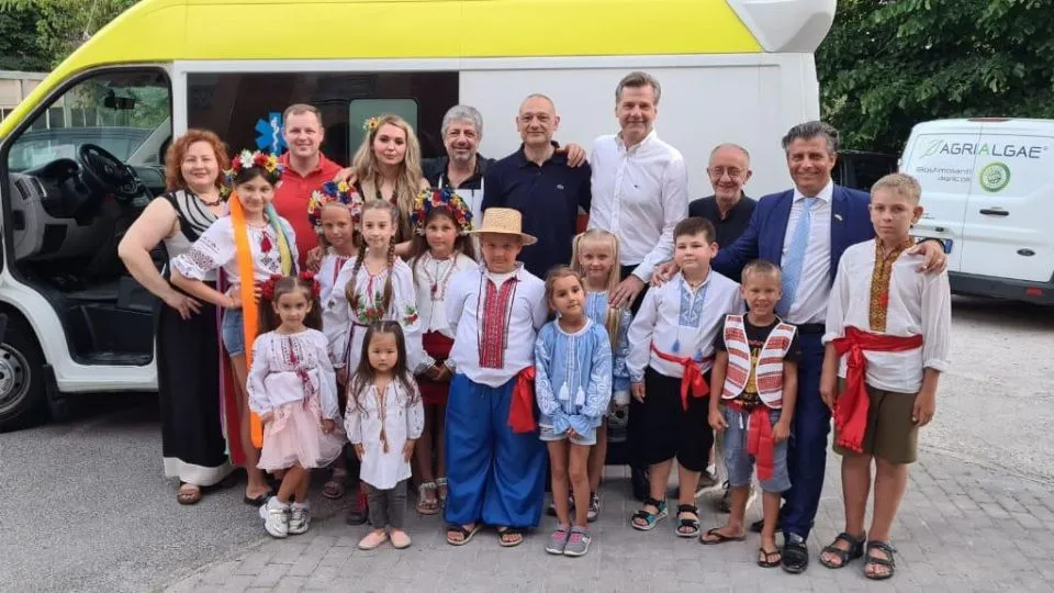 Una serata canti popolari e piatti tipici, è andata in scena ieri sera nel chiostro del monastero di Santa Chiara a Rimini.
