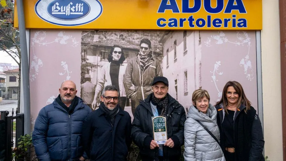 la consegna della targa
