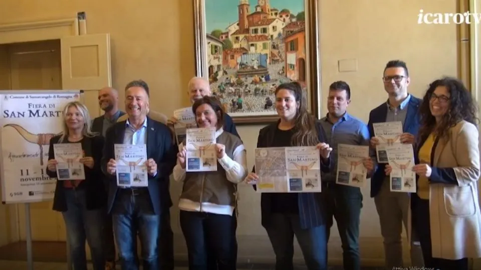 foto di gruppo alla presentazione (@newsrimini)