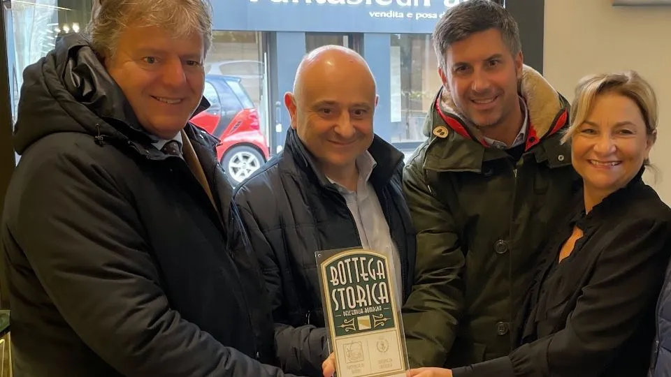 la targa alla pasticceria Staccoli